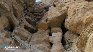 غار باستانی کرفتو در نزدیکی بوم گردی میرزا سعید - دیواندره - کردستان